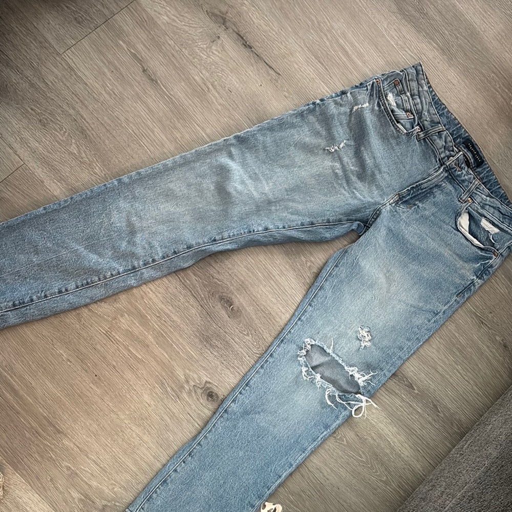 Men's Distressed Blue Jeans